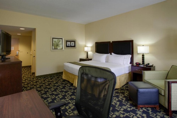 Holiday Inn Express Hotel & Suites Raleigh Sw - At Nc State image 15