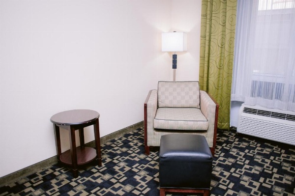 Holiday Inn Express Hotel & Suites Raleigh Sw - At Nc State image 19